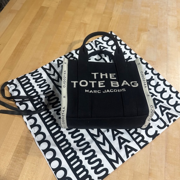 Marc Jacob’s Small Jaquard Tote bag - Picture 2 of 3